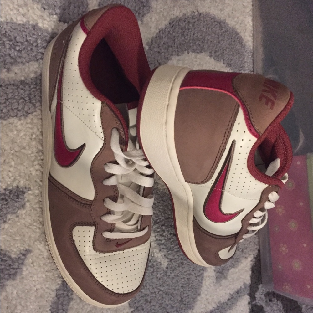 Nike’s Size 9 Woman’s